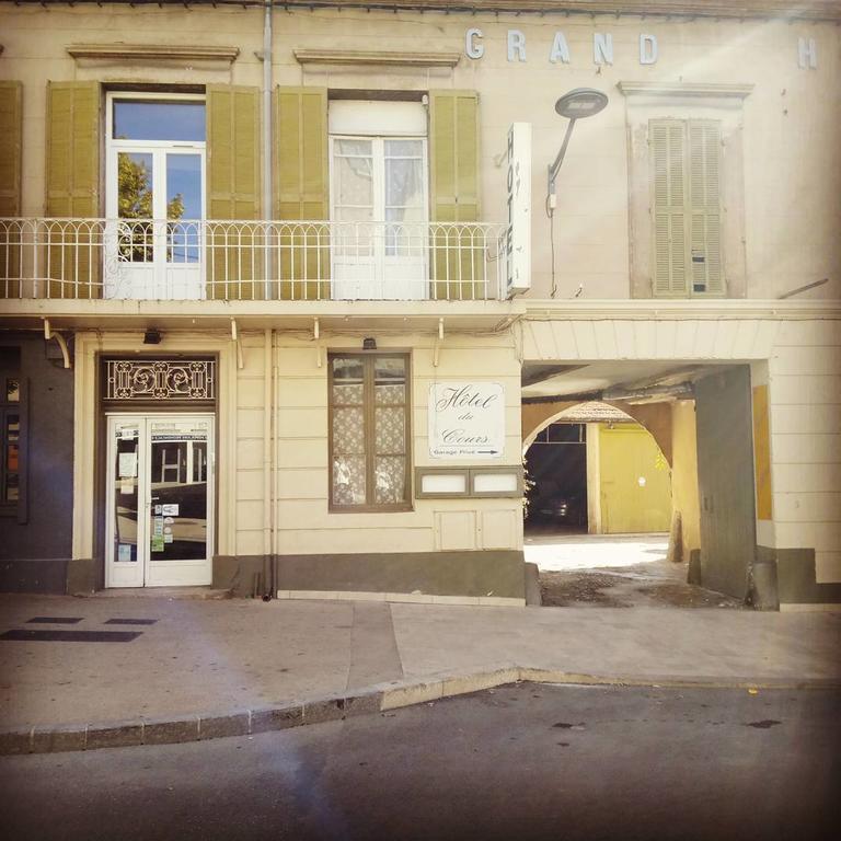 Hotel Du Cours Pertuis Exterior photo